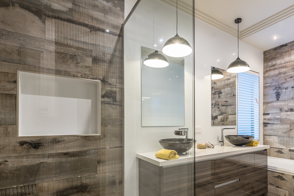 Semi-Frameless-Shower-Screen-and-mirrors-over-double-vanity